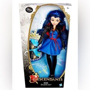 Descendants Evie Isle of the Lost Doll